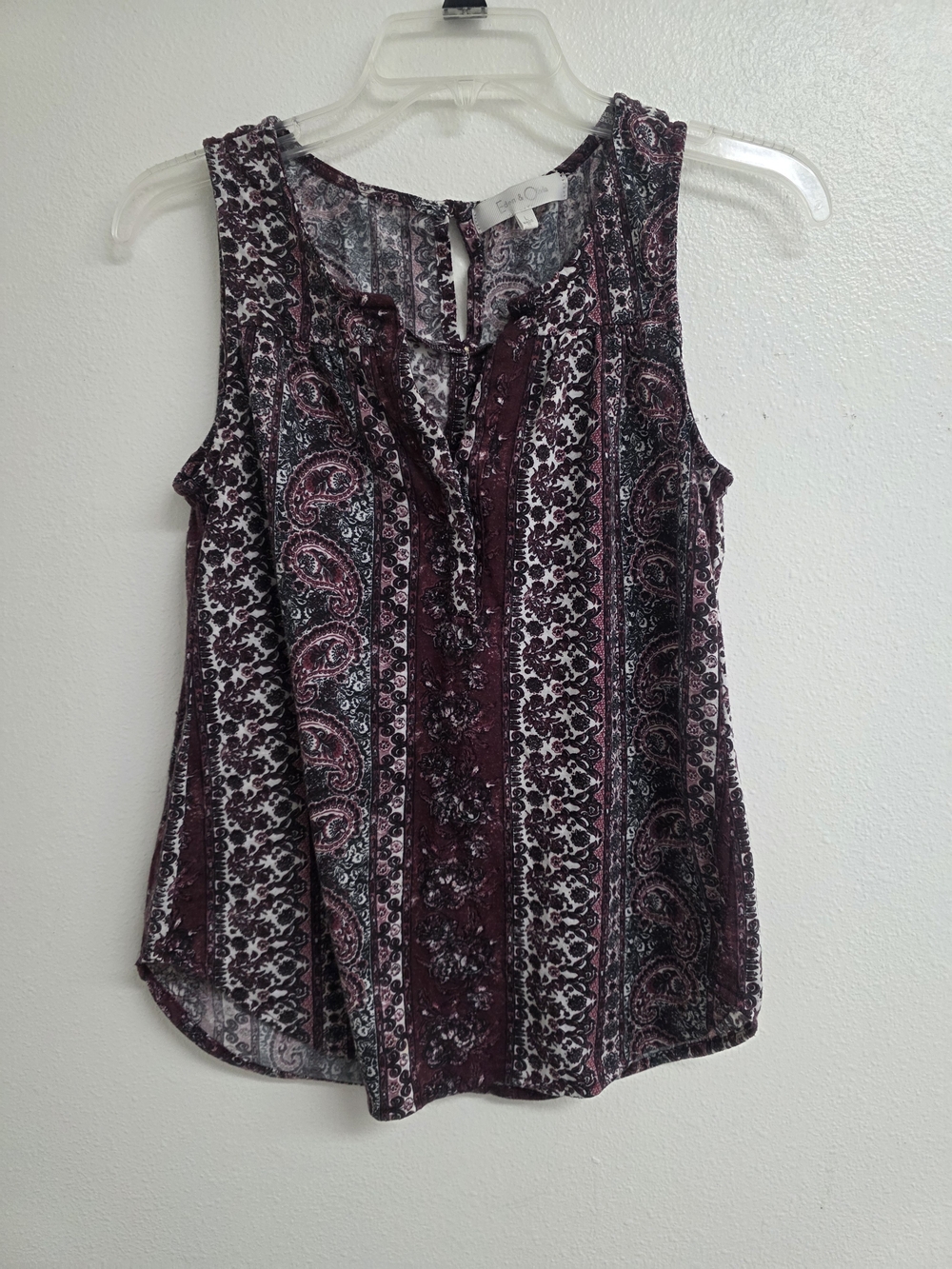 Eden & Olivia Burgundy Paisley Print Sleeveless Camisole (0387)